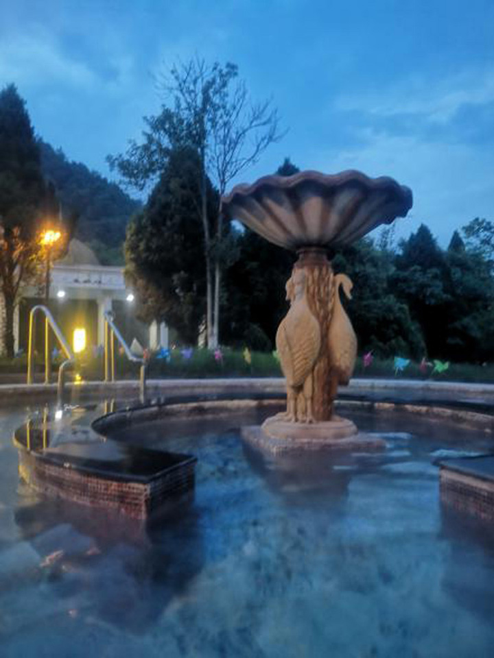 5d1f092f34d27.jpg 4.jpg